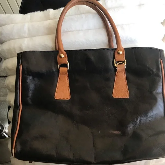 🟨Woman’s Large Valentina Black and Tan Leather Tote - Picture 8 of 16